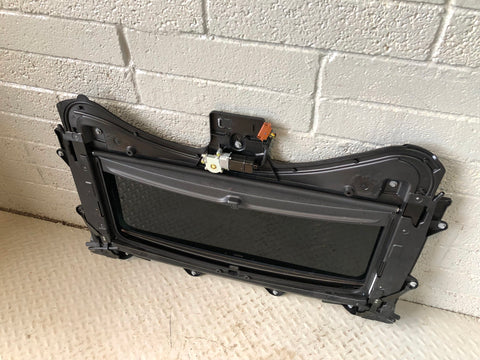 Discovery 4 Sunroof Complete with Motor and Blind Land Rover 2009 to 2016 K30095