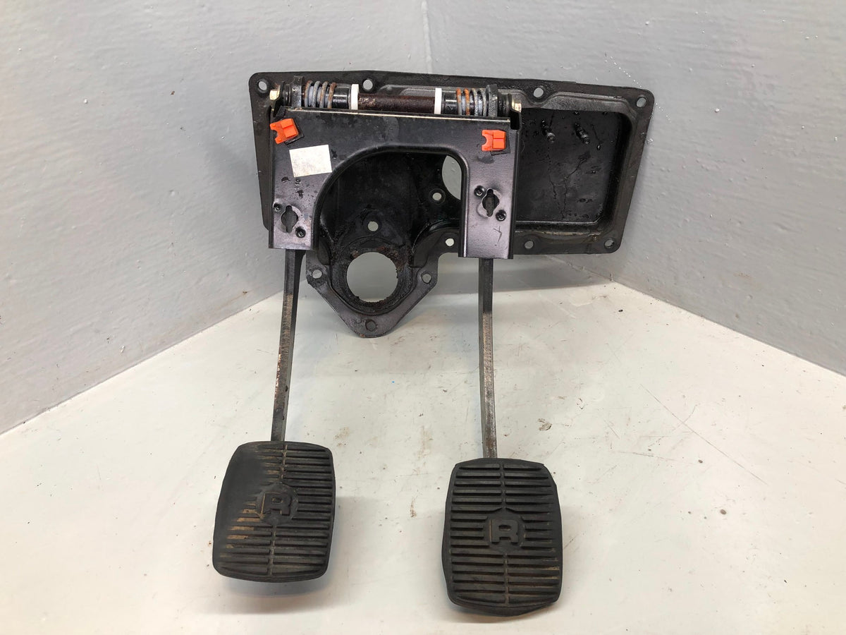 Discovery 2 Pedal Set Manual Clutch Brake 2.5 TD5 Land Rover 1998 to 2004 R28105