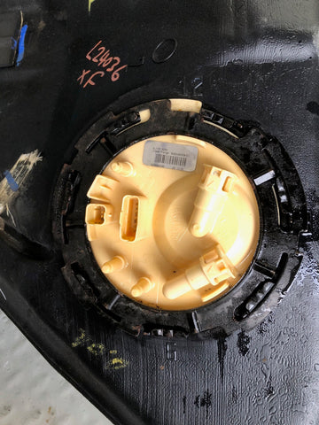 Jaguar XF Fuel Tank And Sender Assembly 3.0 TDV6 2008 to 2015