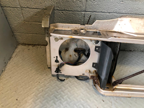 Discovery 2 Slam Front Panel Blenheim Silver Land Rover 1998 to 2002 R28115