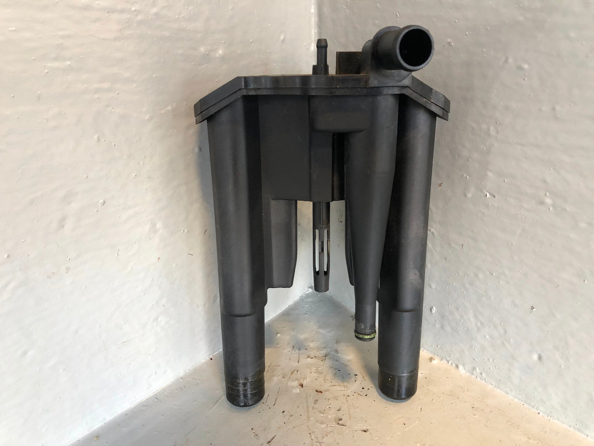 Range Rover L405 Oil Separator 3.0 TDV6 Engine Breather 9X2Q 6A785 2013 to 2017