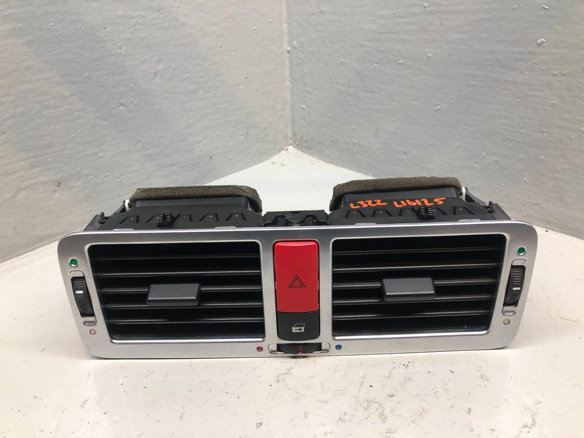 Range Rover L322 Dashboard Centre Air Vents JBD000022PUY with Hazard Switch