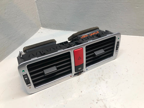 Range Rover L322 Dashboard Centre Air Vents JBD000022PUY with Hazard Switch