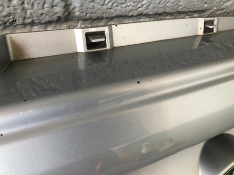 Discovery 3 Grille Front Zermatt Silver Land Rover 2004 to 2009 D26036