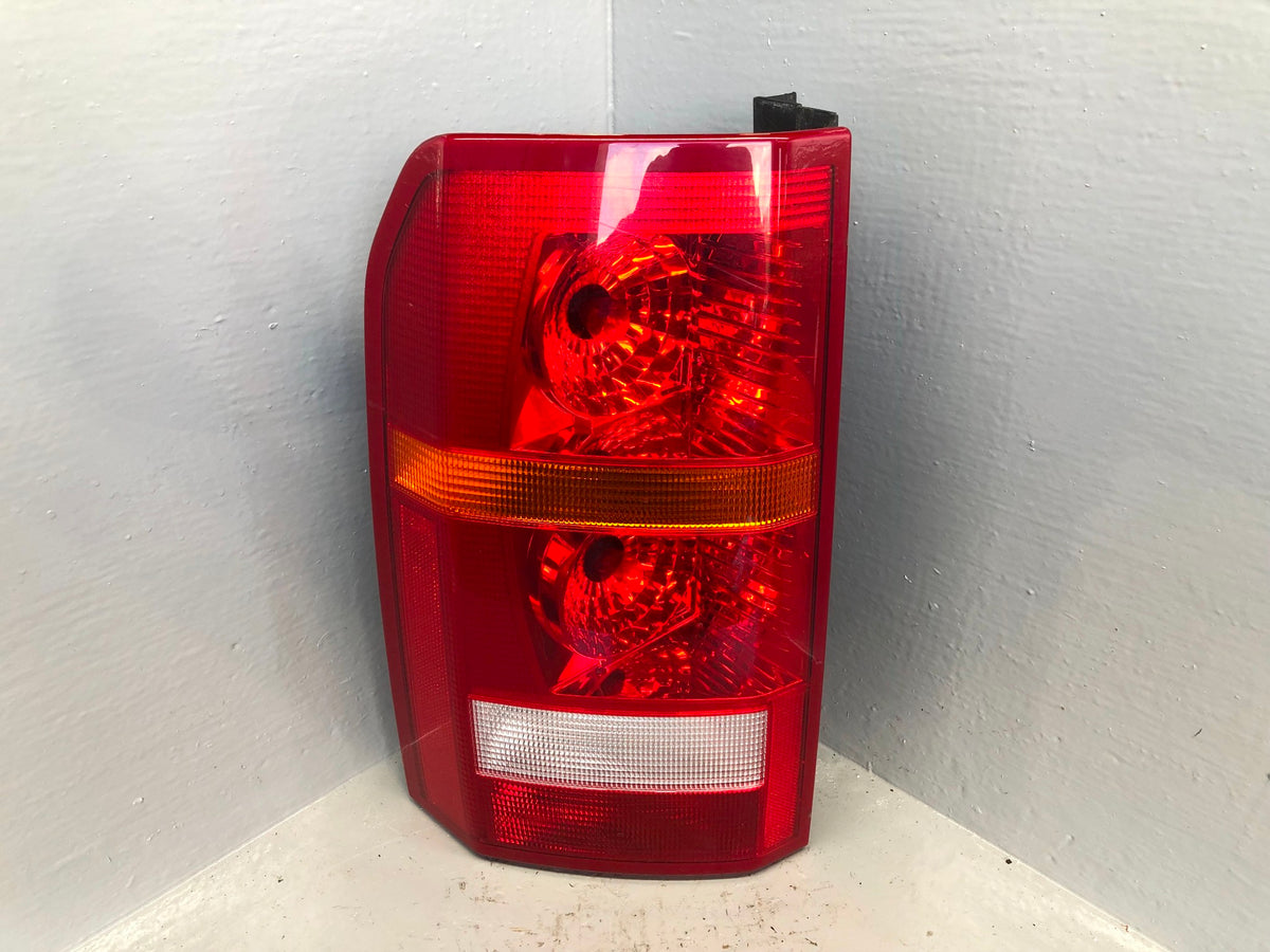 Discovery 3 Tail Light Cluster Near Side Rear XFB000573 2004 to 2009 D26036