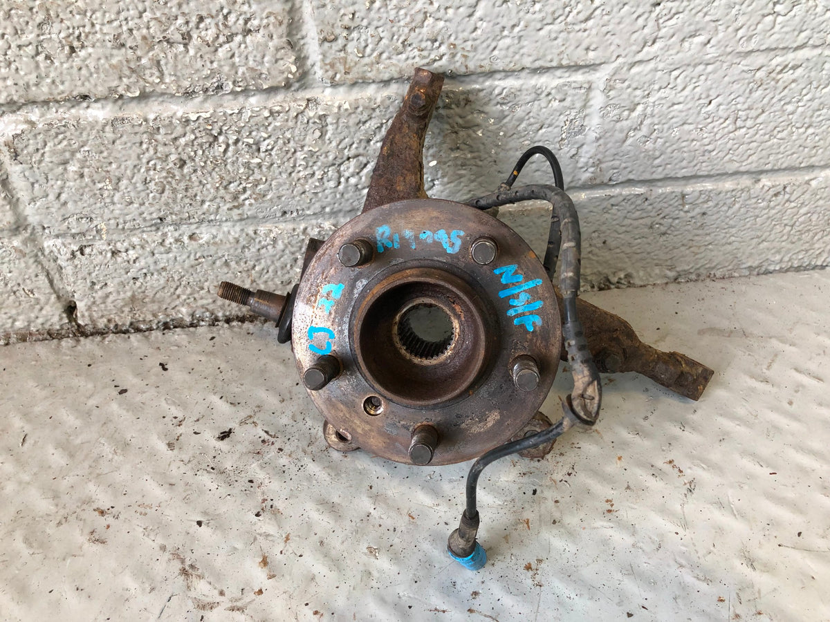 Range Rover L322 Hub Assembly Near Side Front 2002 to 2006 All Models R11095