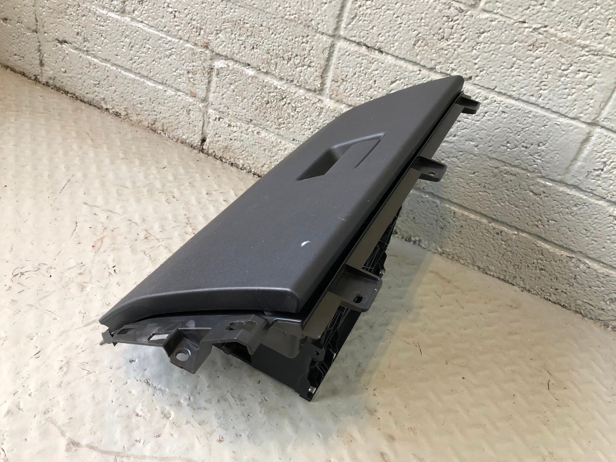 Used Land Rover Discovery Sport Glove Box – Black, L550 (2014-2019)