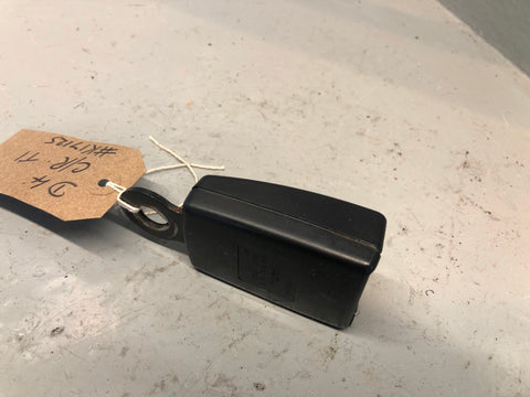 Discovery 4 Seat Belt Buckle Clasp Centre Rear Land Rover 2009 to 2016 Type 1