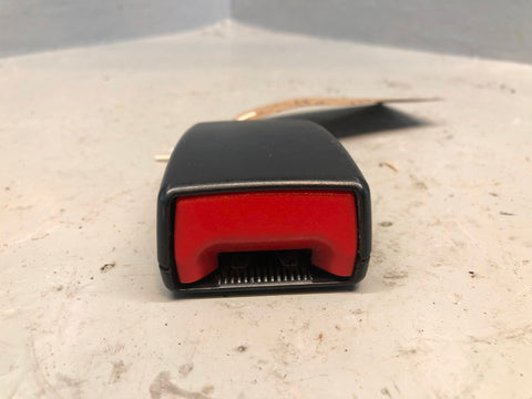 Discovery 4 Seat Belt Buckle Clasp Centre Rear Land Rover 2009 to 2016 Type 1