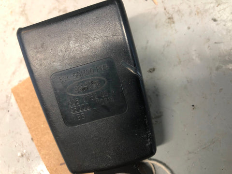 Discovery 4 Seat Belt Buckle Clasp Centre Rear Land Rover 2009 to 2016 Type 1