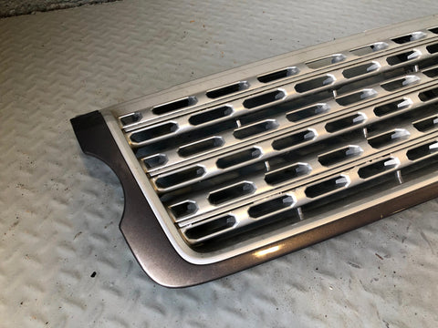 Range Rover L405 Grille Front in Silver Pre-Facelift 2013 to 2015 L18085