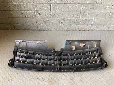 Range Rover L405 Grille Front in Silver Pre-Facelift 2013 to 2015 L18085