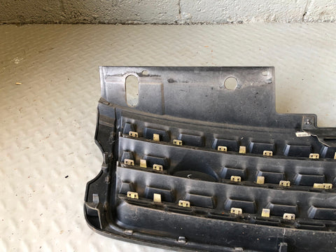 Range Rover L405 Grille Front in Silver Pre-Facelift 2013 to 2015 L18085