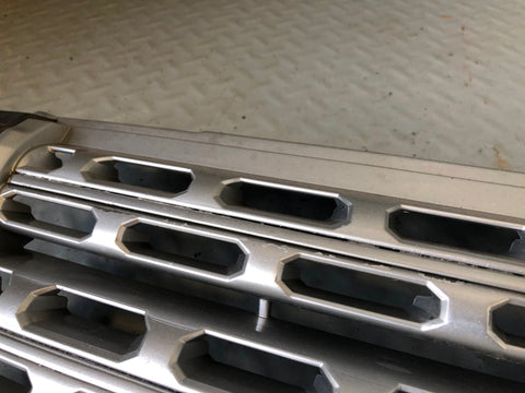 Range Rover L405 Grille Front in Silver Pre-Facelift 2013 to 2015 L18085