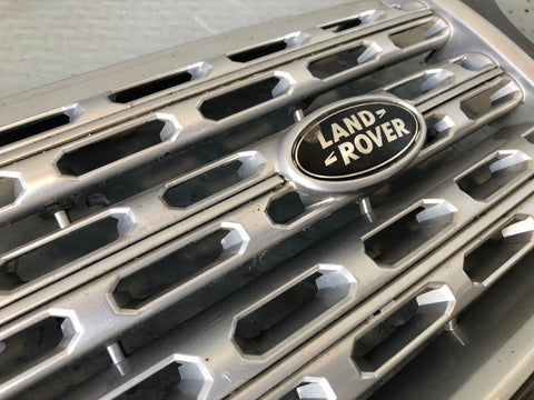 Range Rover L405 Grille Front in Silver Pre-Facelift 2013 to 2015 L18085