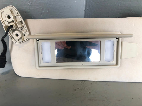 Range Rover Evoque Sun Visors Illuminated Pair Of in White L538 2011 to 2018
