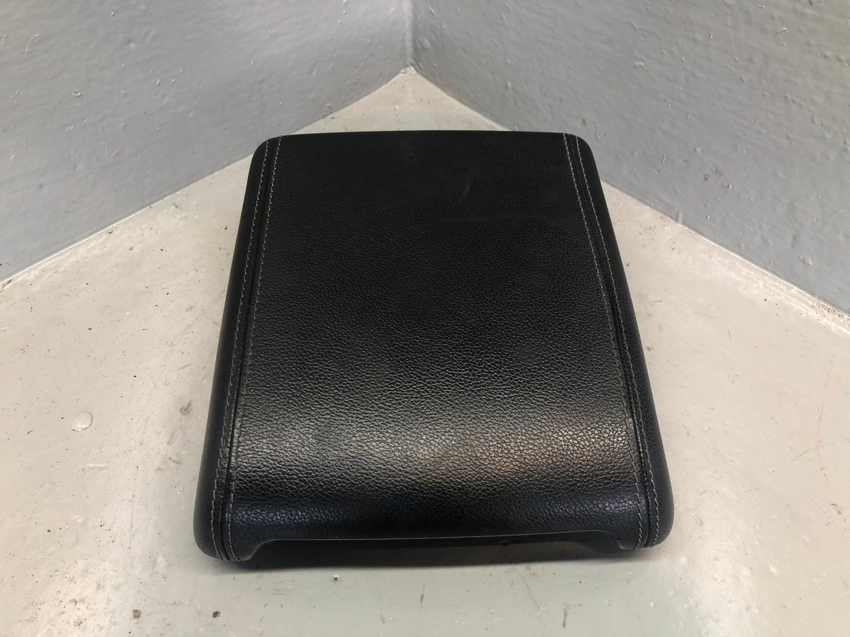 Range Rover Evoque Centre Console Armrest Lid in Ebony Black L538 L22055