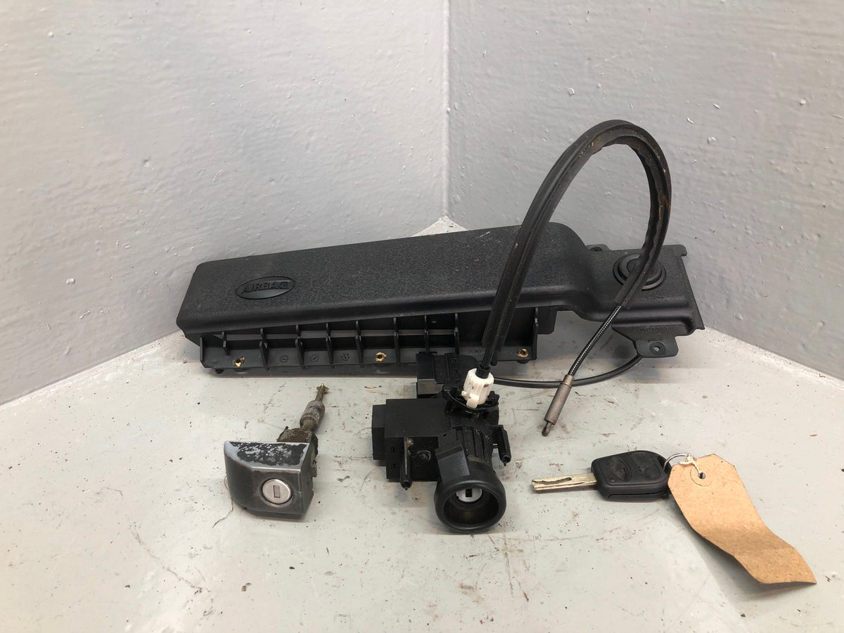 Range Rover L322 Ignition Barrel with Key Lock Set TD6 2002 to 2006 R24036