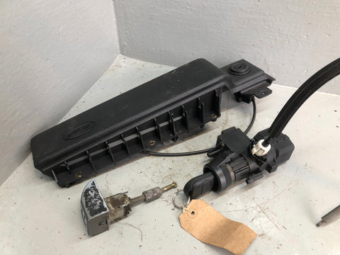 Range Rover L322 Ignition Barrel with Key Lock Set TD6 2002 to 2006 R24036