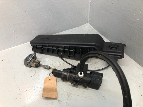 Range Rover L322 Ignition Barrel with Key Lock Set TD6 2002 to 2006 R24036