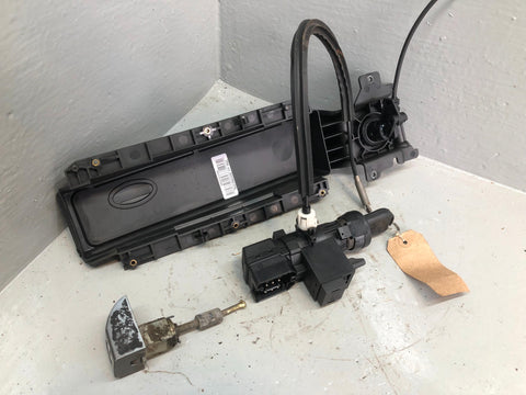 Range Rover L322 Ignition Barrel with Key Lock Set TD6 2002 to 2006 R24036