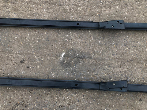 Discovery 3 Roof Rails Full Length Roof Bars in Black Land Rover 2004 to 2009