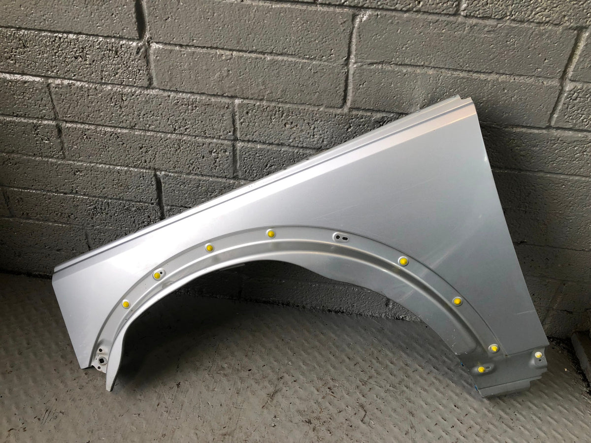 Discovery 3 Wing Near Side Front Zermatt Silver Land Rover 2004 to 2009 D26036