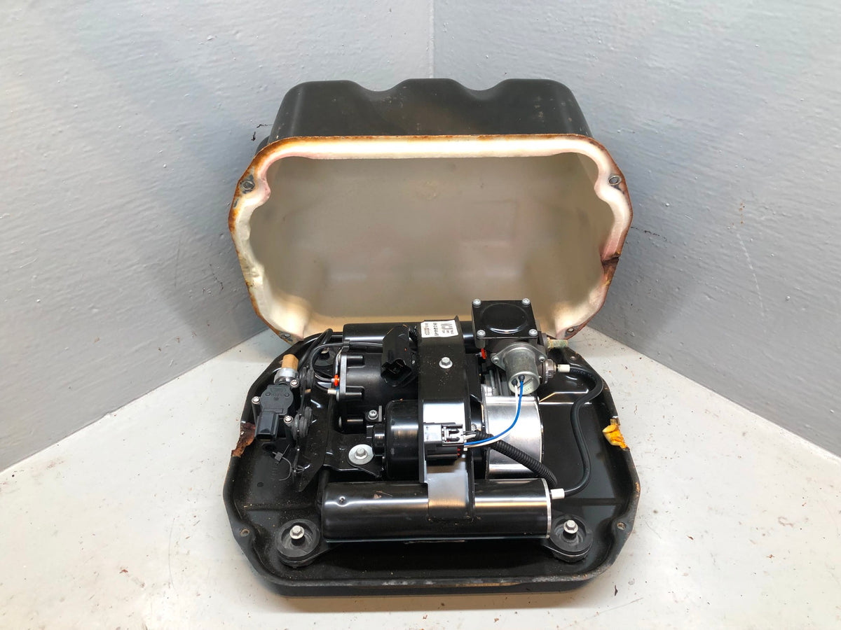 Range Rover L322 Air Suspension Compressor Pump Hitachi RQU500302 R30016