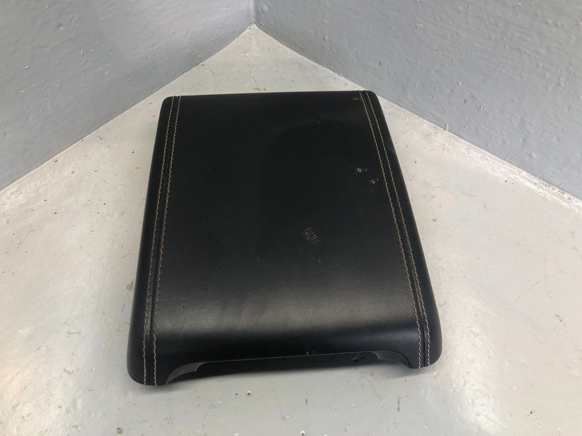 Range Rover Evoque Centre Console Armrest Lid in Ebony Black L538 L18065