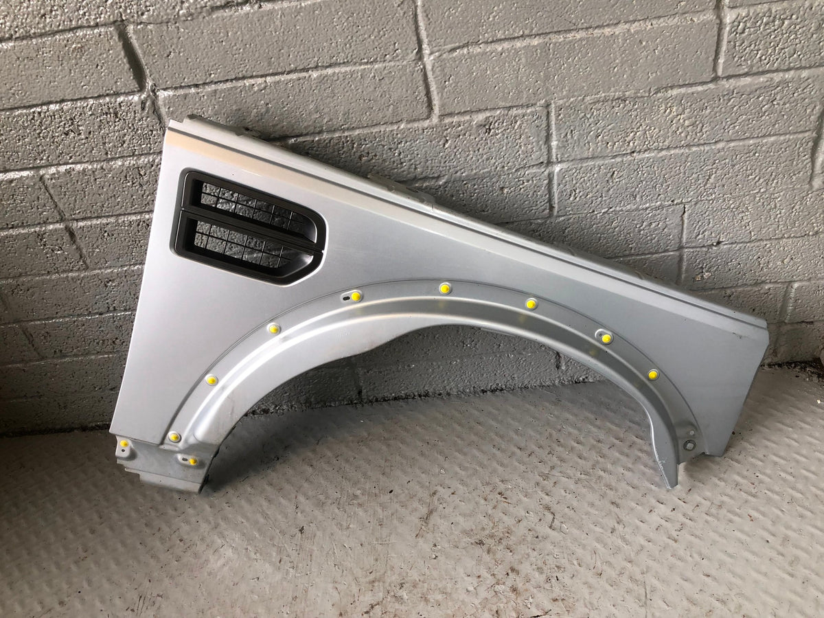 Discovery 3 Wing Off Side Front Zermatt Silver Land Rover 2004 to 2009 D26036