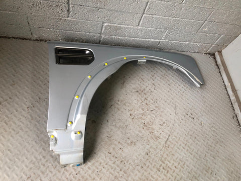 Discovery 3 Wing Off Side Front Zermatt Silver Land Rover 2004 to 2009 D26036