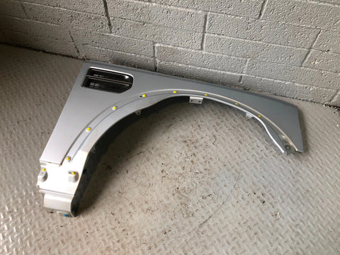 Discovery 3 Wing Off Side Front Zermatt Silver Land Rover 2004 to 2009 D26036