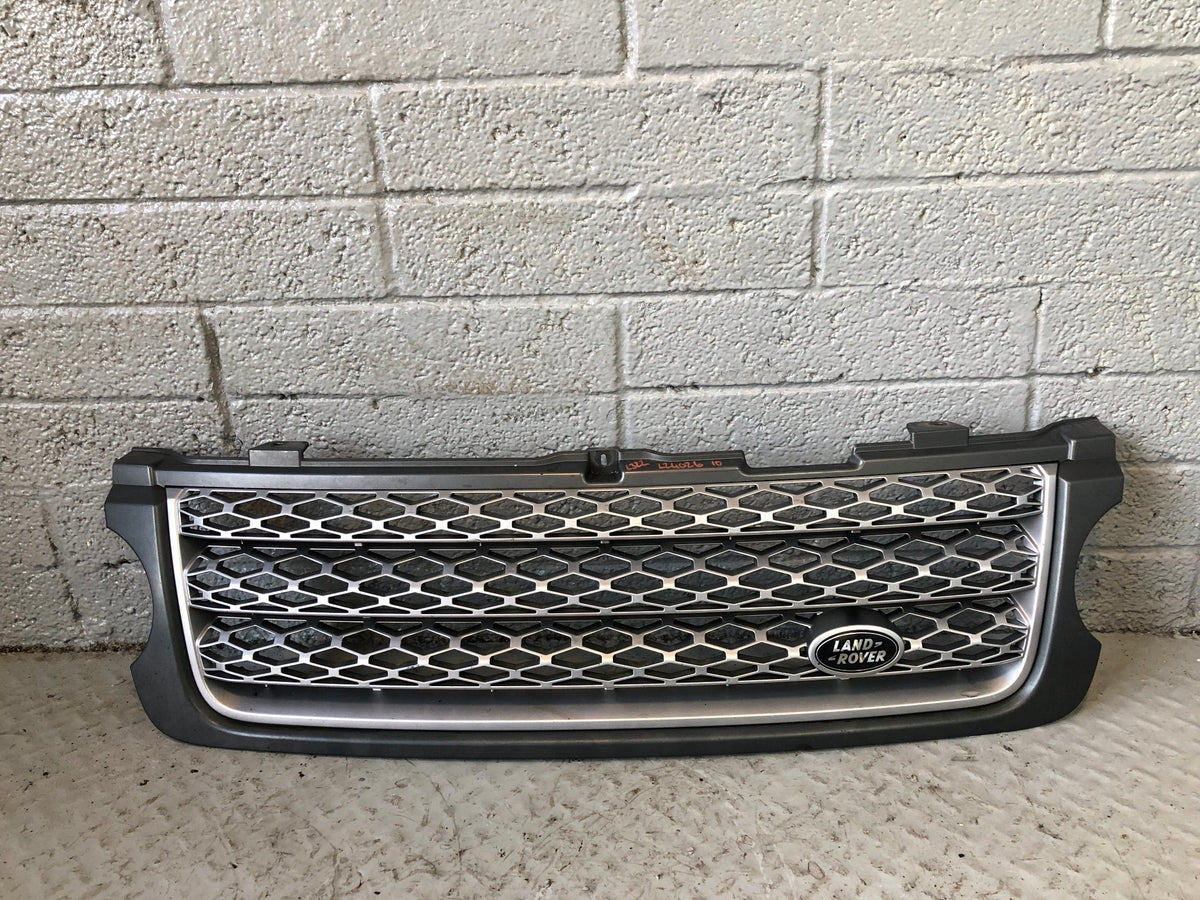 Range Rover L322 Grille Front Facelift Grey and Silver 2010 to 2013 L24026