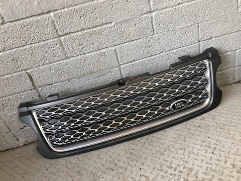Range Rover L322 Grille Front Facelift Grey and Silver 2010 to 2013 L24026