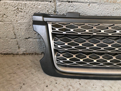 Range Rover L322 Grille Front Facelift Grey and Silver 2010 to 2013 L24026