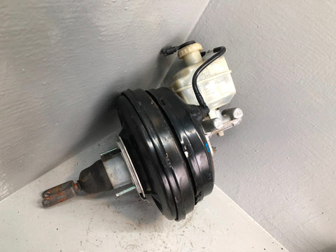 Discovery 3 Brake Servo and Master Cylinder Manual Land Rover D26036