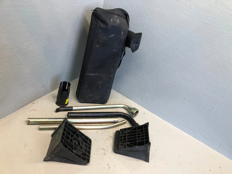 Discovery 2 Tool Kit Bag with Wheel Brace Chocks Land Rover 1998 to 2004 R18125