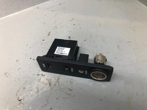 Range Rover Evoque USB AUX 12V Centre Console A2C5336865900 L538 2011 to 2018