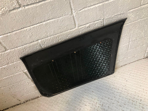 Discovery 4 Window Glass Panel Near Side Rear Land Rover 2009 to 2016