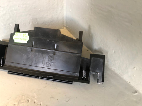 Discovery 4 Ashtray Front Land Rover AH22-048A02-AB 2009 to 2016 K19085