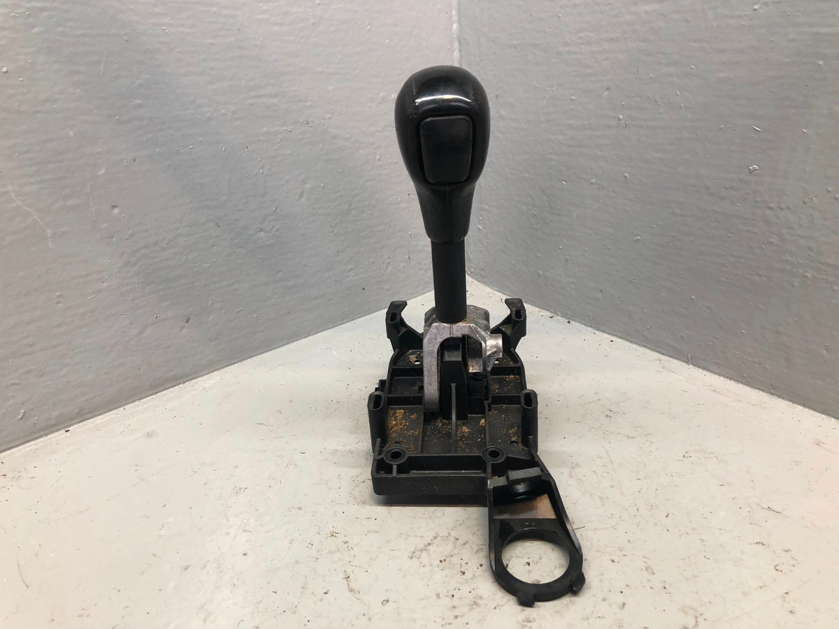 Discovery 2 Automatic Gear Selector TD5 or V8 Land Rover 1998 to 2004 R18125