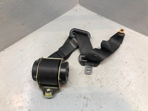 Discovery 2 Seat Belt Near Side Rear Middle Row Black Land Rover 1998 to 2004