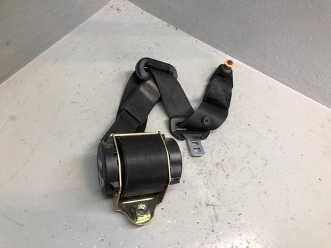 Discovery 2 Seat Belt Near Side Rear Middle Row Black Land Rover 1998 to 2004