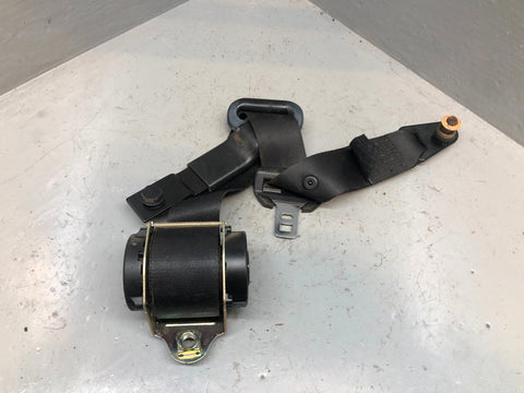 Discovery 2 Seat Belt Near Side Rear Middle Row Black Land Rover 1998 to 2004