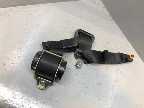 Discovery 2 Seat Belt Near Side Rear Middle Row Black Land Rover 1998 to 2004