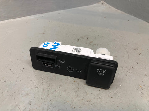 Discovery Sport USB AUX Port 12V FK72 19C166 BD 2014 to 2019 L550 Land Rover