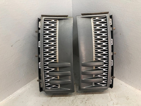 Range Rover L322 Wing Side Grilles Vents Late Facelift 2010 to 2013 L24026