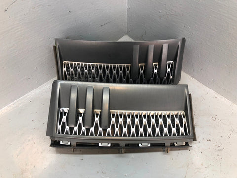 Range Rover L322 Wing Side Grilles Vents Late Facelift 2010 to 2013 L24026