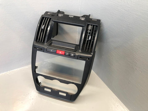 Freelander 2 Centre Dashboard Vents Panel Black Land Rover 2006 to 2011 R06115