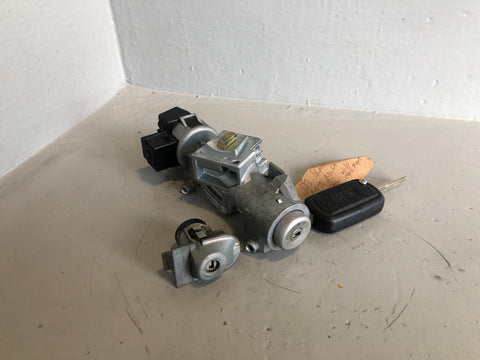 Discovery 3 Lock Set Ignition Barrel Lock with 1 x Key Fob Land Rover R03095